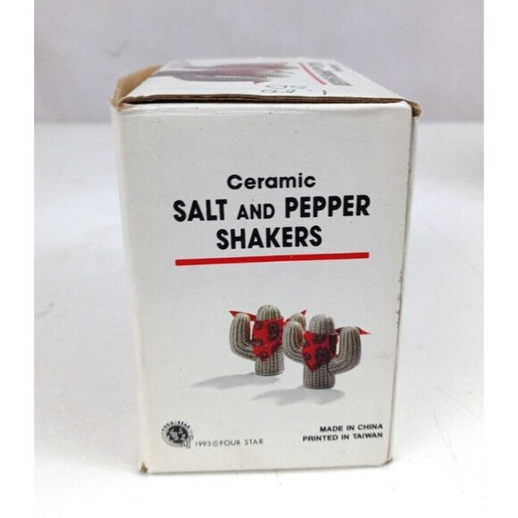 Vintage 1993 Ceramic Cactus Wearing Bandanas Salt & Pepper Shakers With Box - Picture 9 of 12